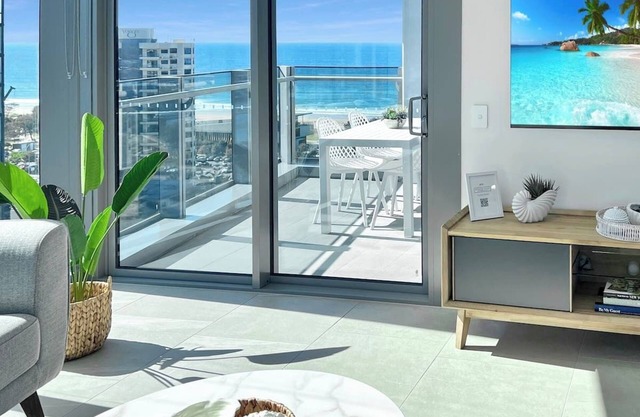 Luxury Signature Stay Ocean Views 2BR Lvl 14