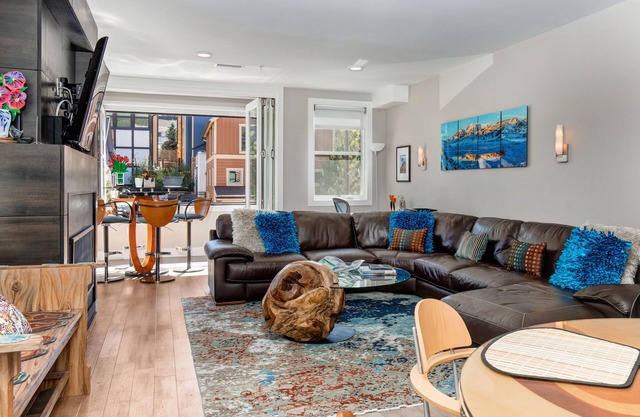 Luxury Ski-In/Ski-Out Condo at Town Lift and Main