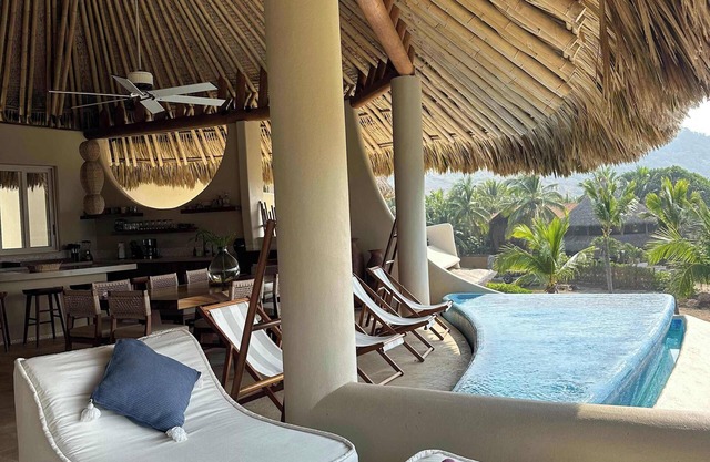 Luxury Suite with Stunning Ocean Views at Majahua