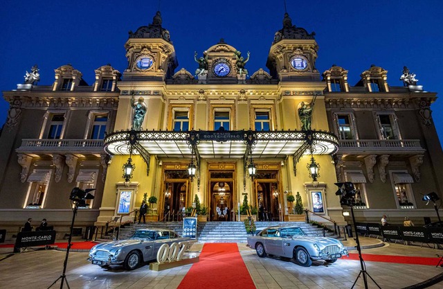 Luxury top floor apartment overlooking Monte Carlo.