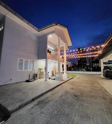 Luxury Tropical Bungalow in Damansara Golden Core