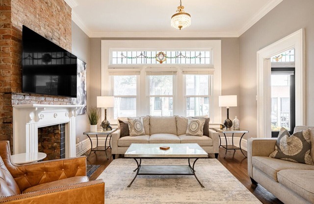 Luxury Urban Mansion | Walk to ALL + Easy Parking