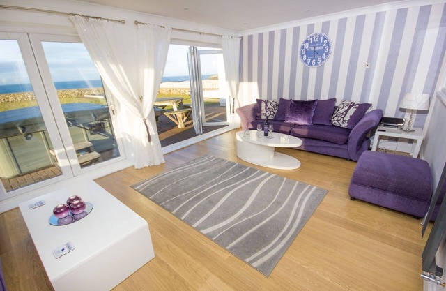 Luxury Villa Cottage with Hot Tub Jacuzzi and stunning uninterrupted sea views!