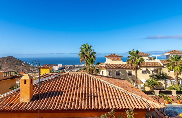 Luxury Villa del Duque in Chayofa, dream location, private pool, sea views, golf