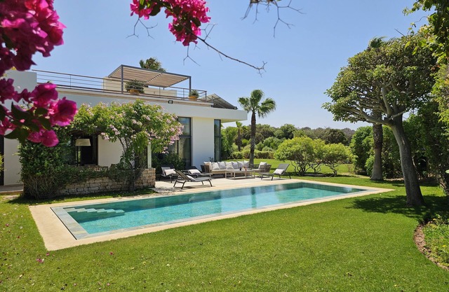 Luxury villa for 6 with heated pool by the sea in beautiful Essaouira