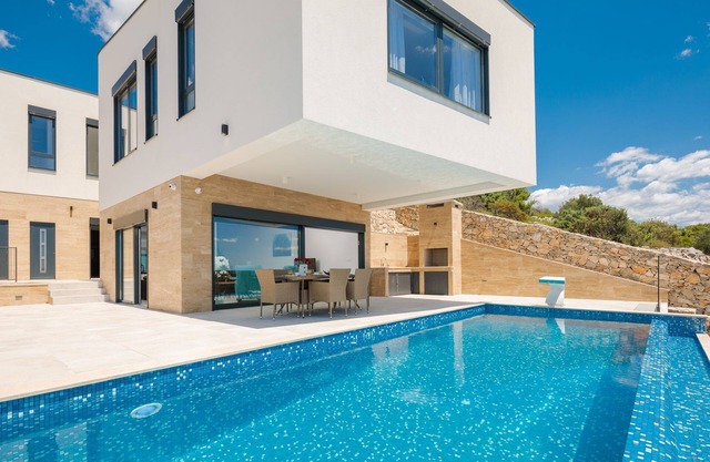 Luxury Villa Gold Pearl with Pool