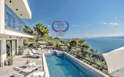 Luxury Villa Happiness Private Pool, Jacuzzi, Sauna & Gym Near the Beach