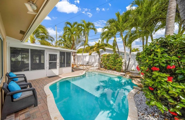 Luxury Villa-Heated Amazing Pool-6min to the Beach