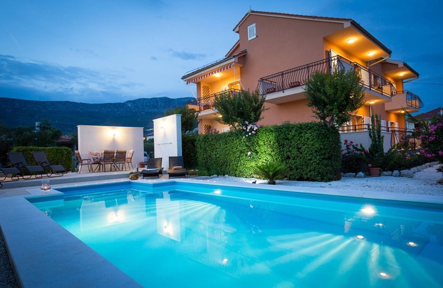 Luxury villa with private heated pool, hot tub, mini golf, spacious inter.