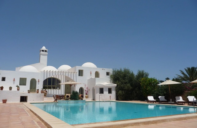 Luxury villa in olive grove on 2 ha and large swimming pool