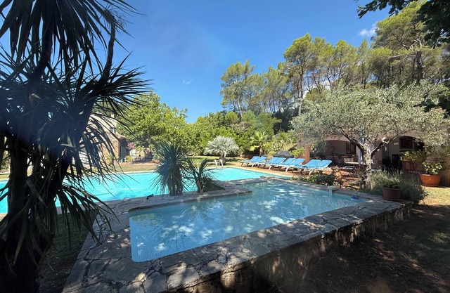 Luxury Villa in Villecroze - Dive into Paradise with Your Private Oasis!