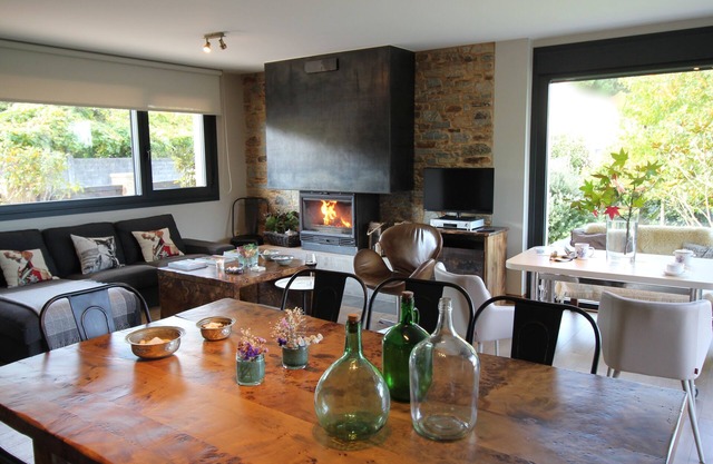 Luxury Villa near the beach with garden and swimming pool