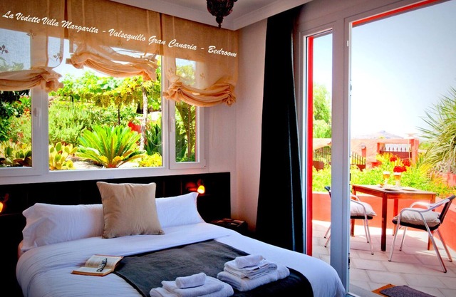 Luxury Villa Sleeps 8 + 4 Bed Air Contioning/6 Bathroom Countryside