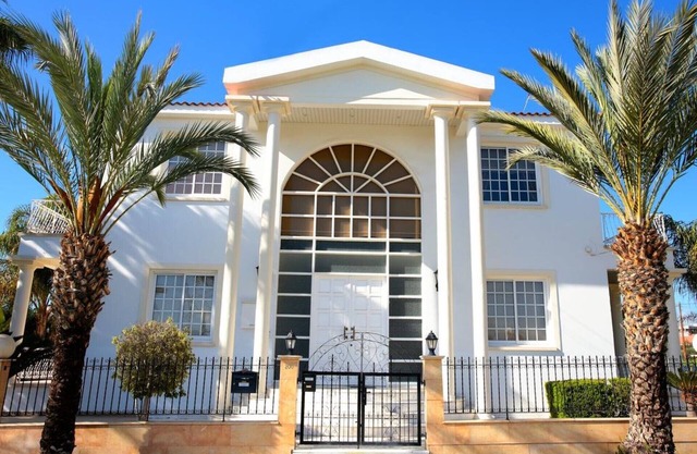 Luxury Villa with a Classic Touch. Few minutes away from Larnaca Beach & Centre.