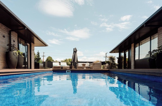 Luxury Villa With Heated Pool, Spa, Suana, Air-con, & 100m From Redwoods Forest