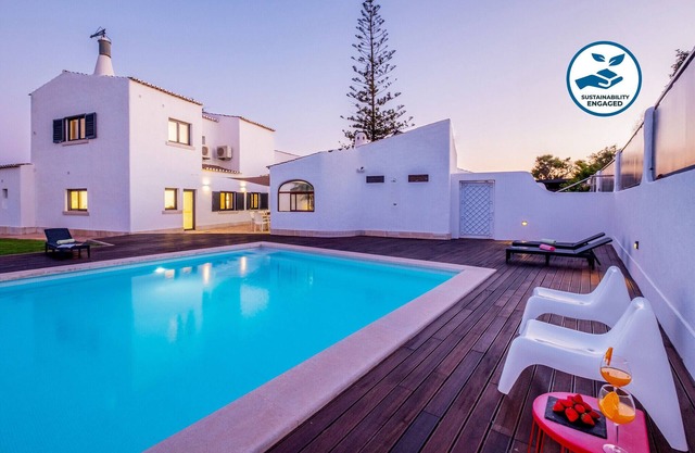Luxury Villa with Heatable Pool and BBQ