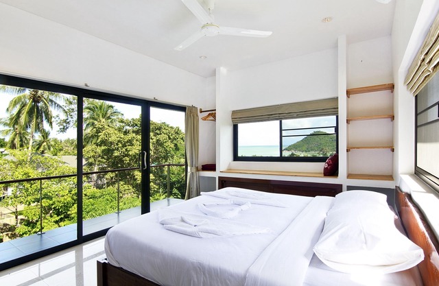 Luxury Villa with Sea View & Swimming Pool