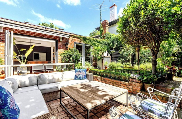 Luxury Villas St Kilda West Beach (Walk to the beach)