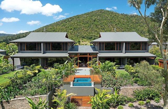 Luxury Villas Topaz (With Car Parking)