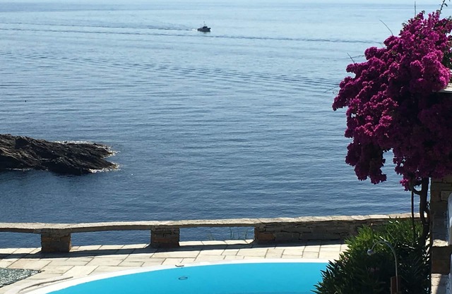 Luxury Waterfront Villa with Private Pool, few steps away from a secluded beach