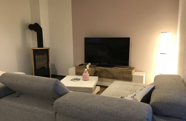 Luxus Ferienwohnung für 6 P. mit Sauna & Holzofen - am Wasser und in Strandnähe