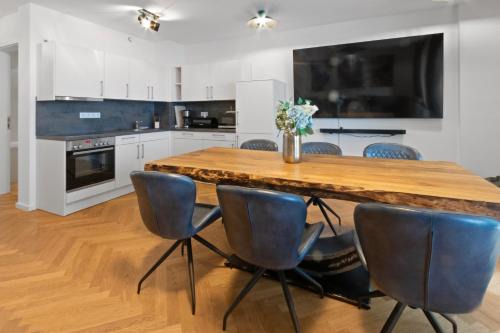 Luxus im Zentrum für 6 Personen! 3 Zimmer, Balkon, WLAN, Parkplatz