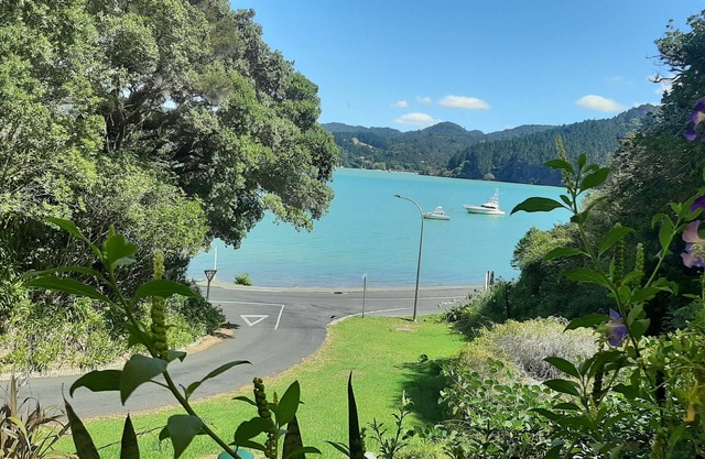 Madhuban-Seafacing Queen Suite, Sleeps 4 - Sailing,Fishing,Hiking,Trekking