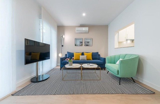 Madrid center 2 bedrooms quiet apartment