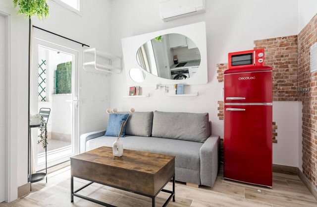 Madrid Villaverde VI - Apartament with patio, AC