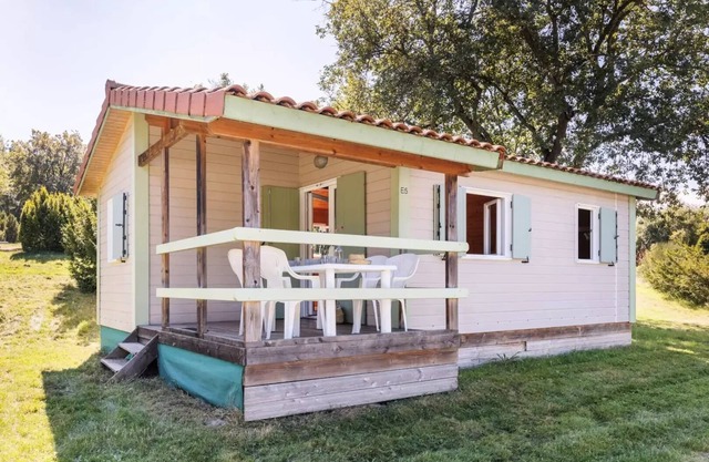 Maeva Respire campsite in La Croze * - Chalet Edelweiss 3 Rooms 5 People + TV
