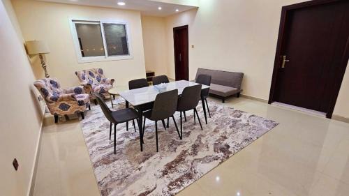 Magnificent 5 bedroom apartment near Al-Khan Beach