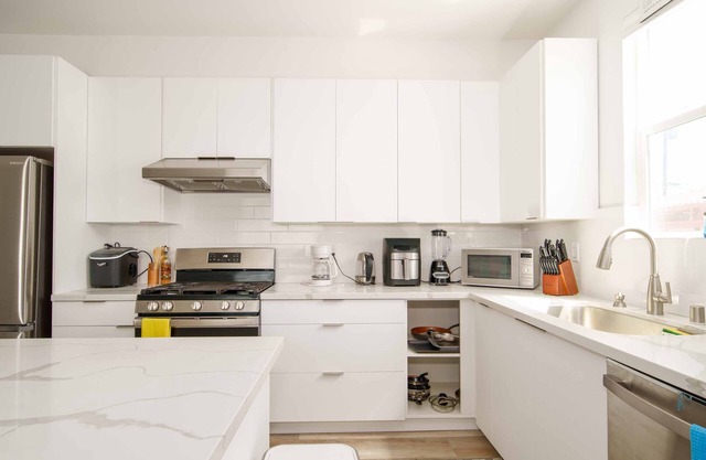 Magnificent 6BR near Disney w/Parking & Play area