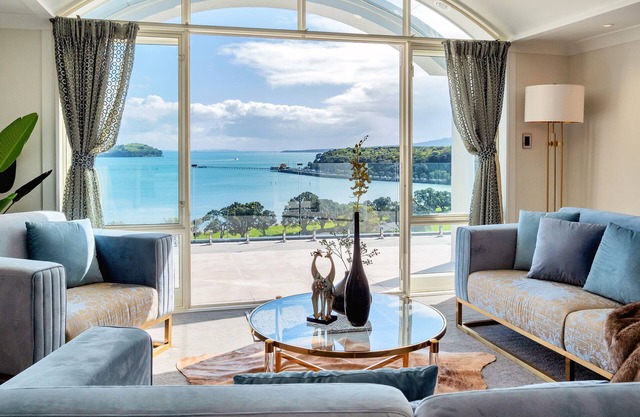 Magnificent Harbour View Villa in Orakei