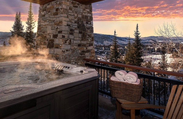 Magnificent + Hot Tub + Close to Skiing - Falconhead Lodge - North
