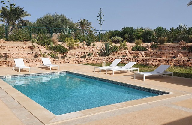 Magnificent villa with swimming pool, quiet location, close to the beach and tourist activities