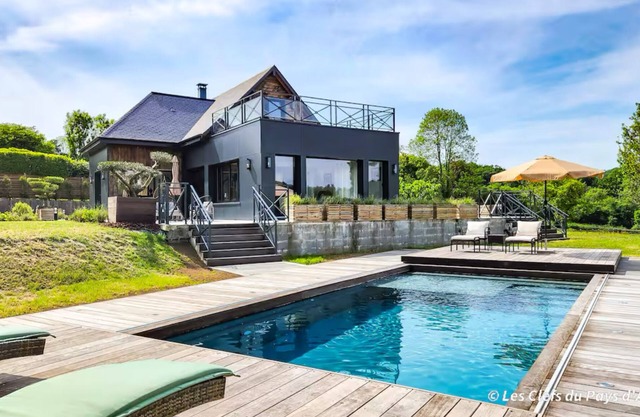 Magnificent Villa with swimming pool for 12 people in the Pays d'Auge