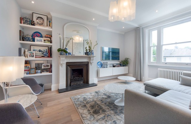 Maida Vale Elegance - Two Bedroom Apartment, Sleeps 5