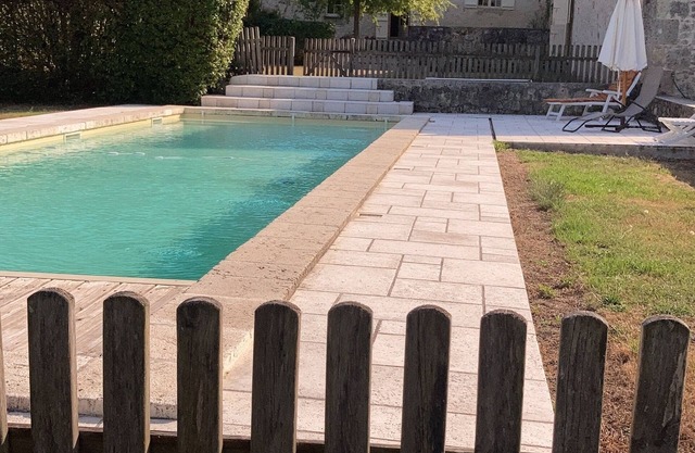Maison de Campagne Familiale du 16ème Avec Piscine Proche de Saint Emilion