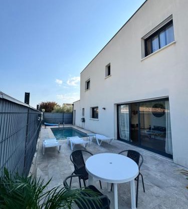 Maison 3 chambres avec piscine by Ayline