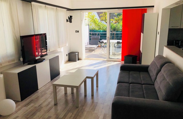 Maison au Calme, Dans Impasse Privée, à 4 min à Pied du Tram