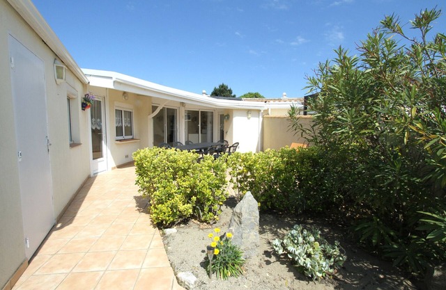 Maison avec jardinet à 200m de la plage