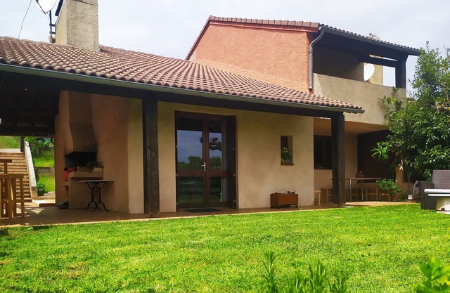 Maison Entière Avec Jardin Clôturé
