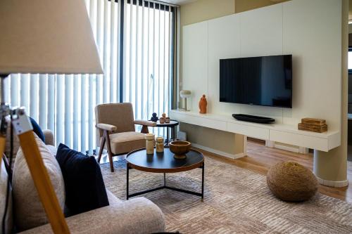 Maison Noire by Staycom