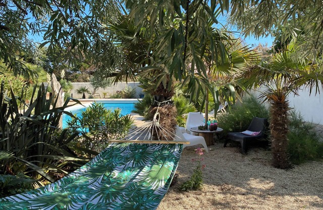 Maison Privée Tout Bord de Plage Avec Piscine