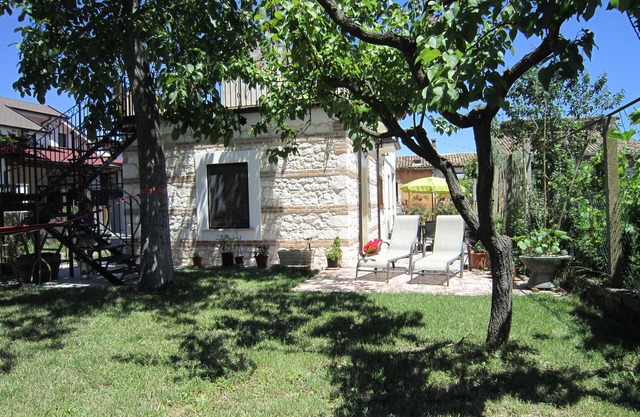 Majella National Park in Abruzzo - lovely self catering garden apartment.