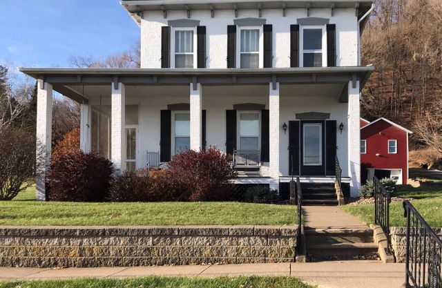 Majestic Mississippi River Views! Booking for October!