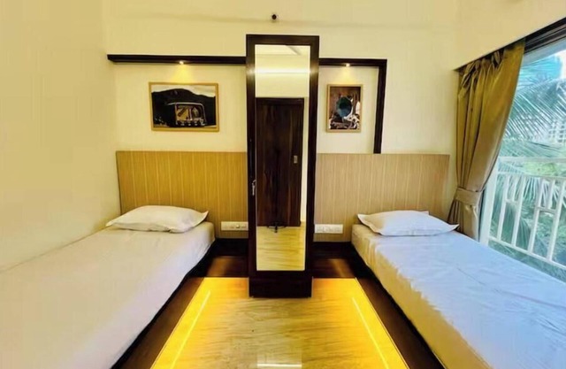 Malad West Cozy 1BHK – Ideal for 2-4 Guests