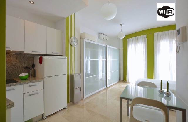 Malaga: Quiet, cosy studio