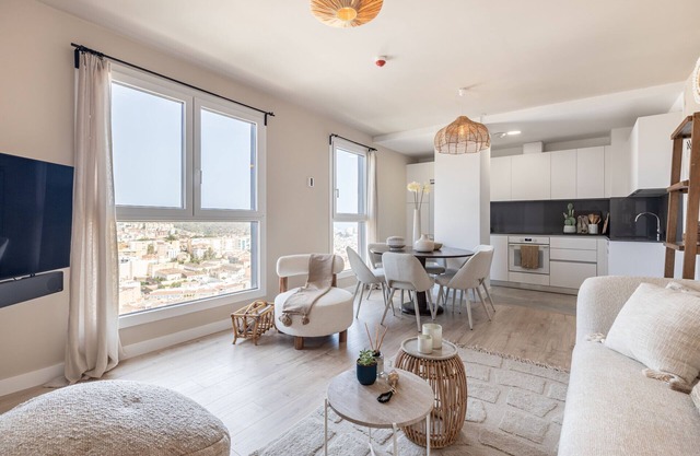 Malaga Skyline 5 Pool & Parking Free