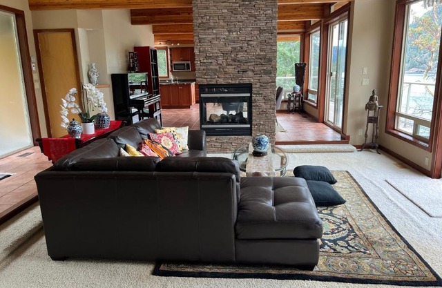 Malahat Fairyland Cottage